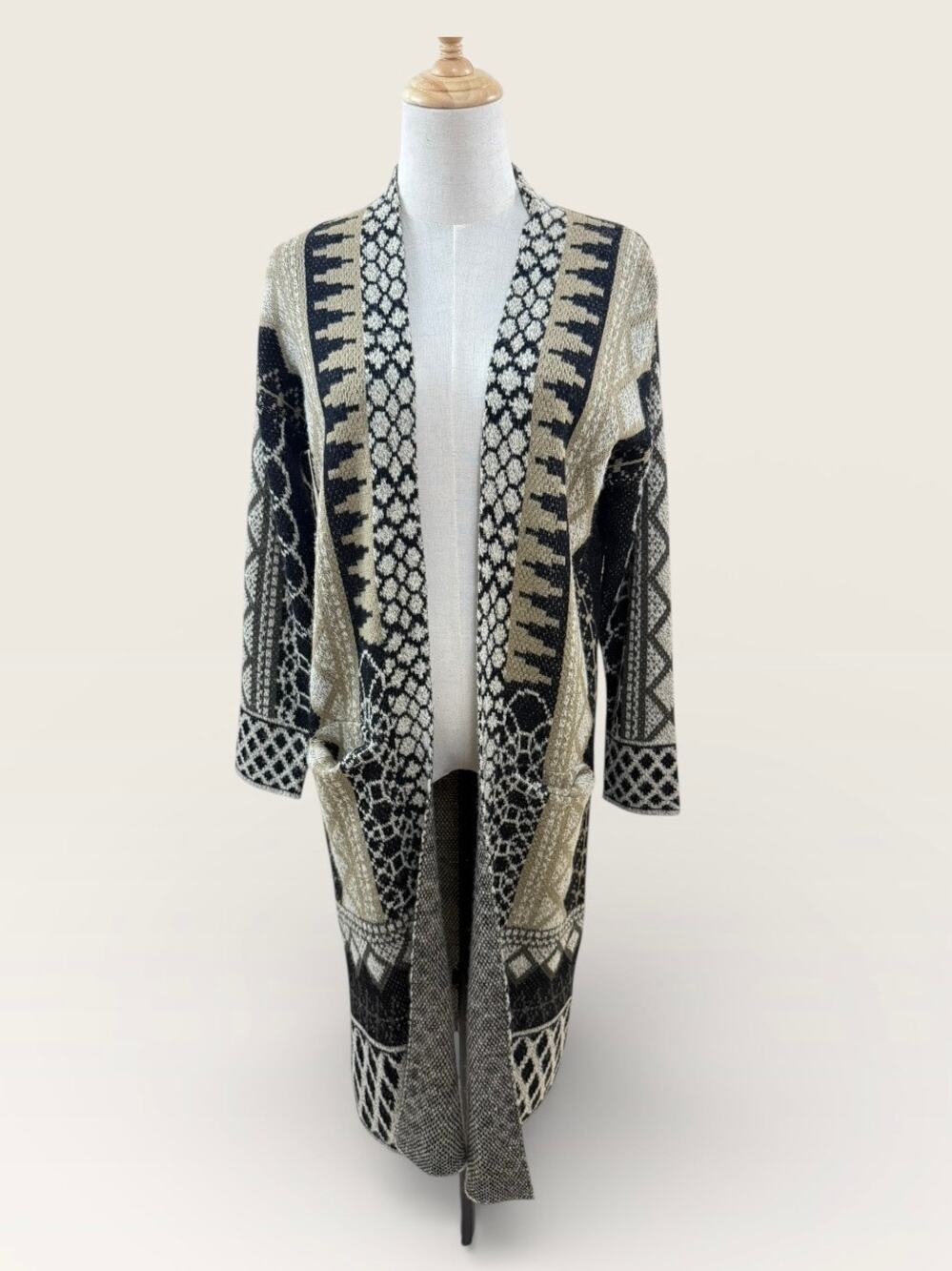 MaxSport Cozy Long Cardi with Neutral Geometric Print, Size M